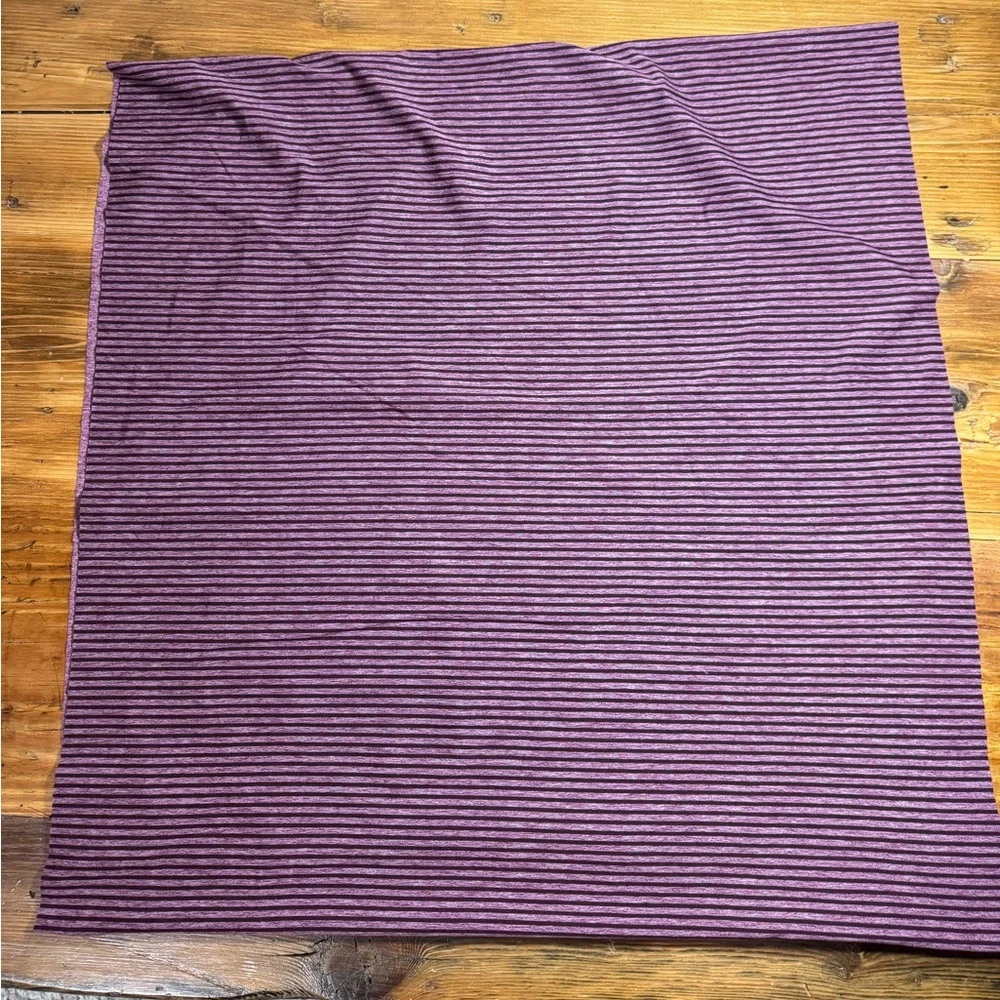 NuRoo Nursing Infinity Scarf Purple Stripe One‎ size Multi-way Snap closure